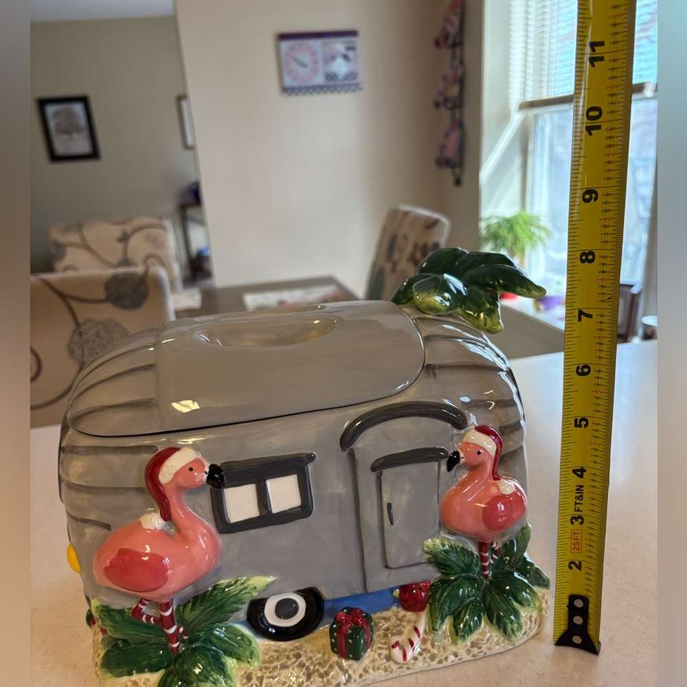 St. Nicholas Square Flamingos Santa Hats & Camper Cookie Jar - Picture 11 of 13